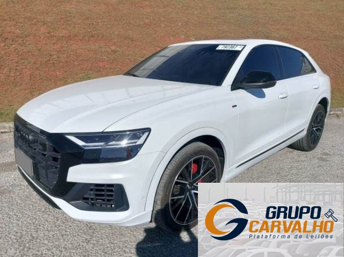 AUDI Q8 20/20