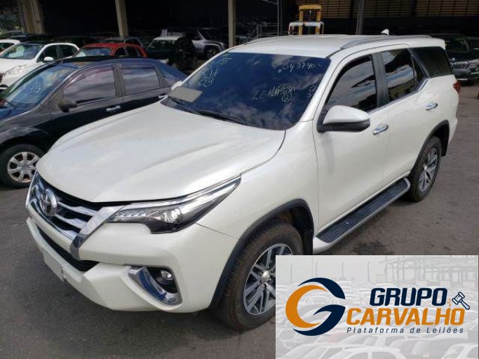 TOYOTA HILUX SW4 18/18
