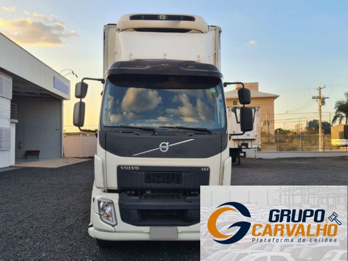 VOLVO VM 330 15/15