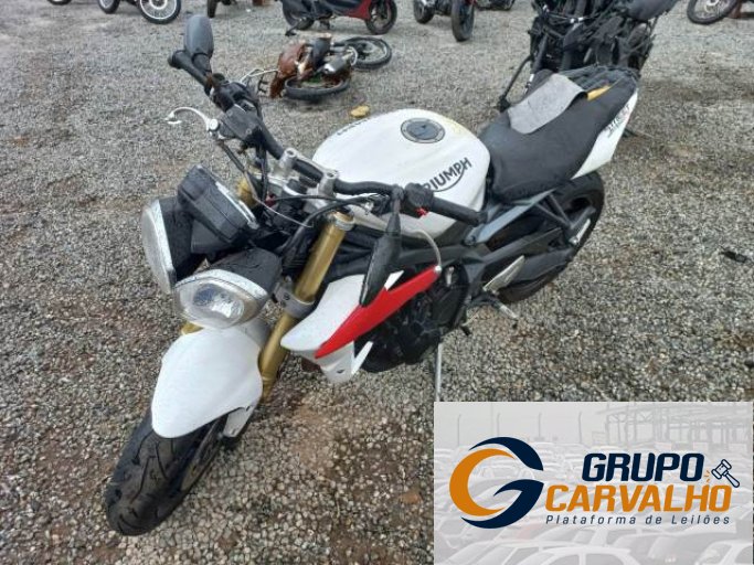 TRIUMPH STREET TRIPLE 15/15