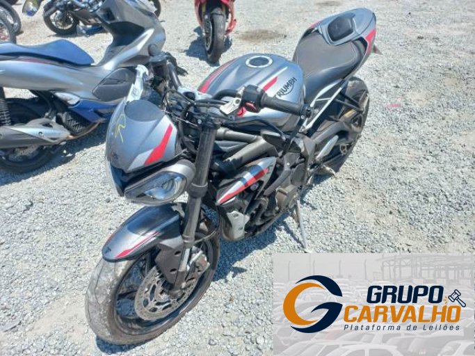 TRIUMPH STREET TRIPLE 20/20