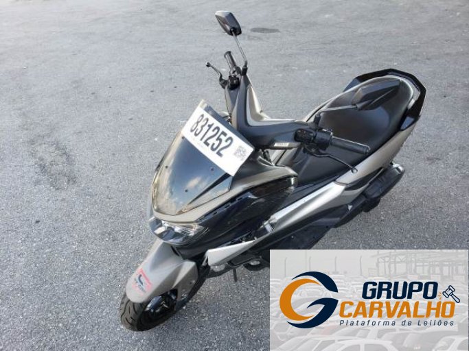 YAMAHA NMAX 18/18