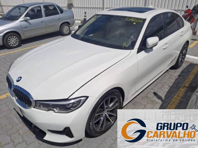 BMW 320i 21/22