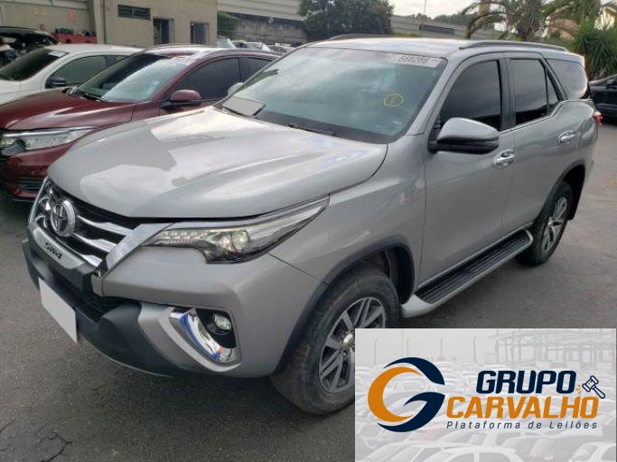 TOYOTA HILUX SW4 19/19